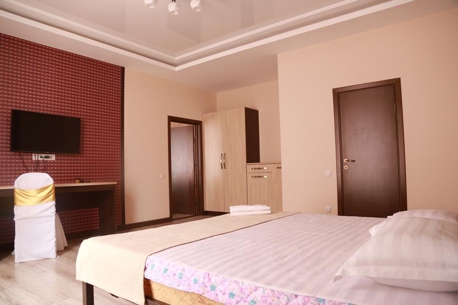 Center Hotel Bishkek Exterior photo