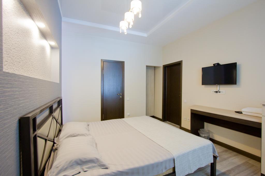 Center Hotel Bishkek Exterior photo